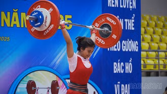 Hấp dẫn cuộc đua thể lực ngày thi đấu thứ 2