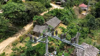 Điện về bản xa