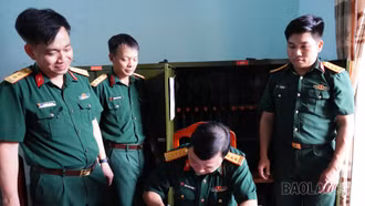 Quân khu 2 kiểm tra công tác hậu cần - kỹ thuật tại Ban CHQS xã Xuân Quang