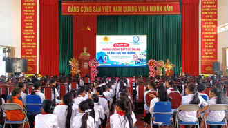 Trịnh Tường: 282 học sinh nữ được trang bị kỹ năng phòng, chống lừa đảo trên mạng
