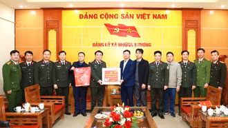 Lãnh đạo Công an tỉnh thăm, chúc Tết tại xã Mường Khương