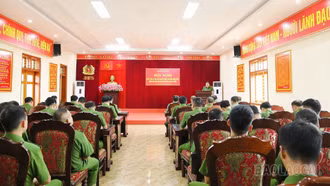 Công an 12 xã, phường khu vực miền Tây và Công an xã Mỏ Vàng sơ kết công tác 6 tháng đầu năm