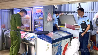 Kiểm tra cao điểm an toàn thực phẩm, Công an xã Văn Bàn xử phạt 2 cơ sở vi phạm