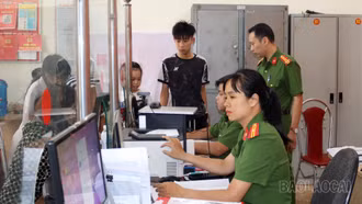 Âu Lâu: Hơn 750 hồ sơ VNeID mức độ 2 được thu nhận, kích hoạt xuyên lễ 2/9