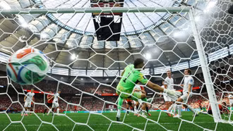 Ai Cập ngược dòng hạ New Zealand, rộng cửa vào vòng knock-out