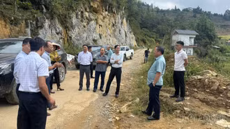 Tổ đại biểu số 12 HĐND tỉnh Lào Cai giám sát các công trình giao thông Bắc Hà - Si Ma Cai