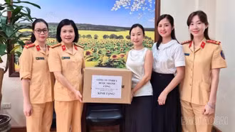 Cảnh sát giao thông Lào Cai tiếp nhận 500 kit test ma túy phục vụ kiểm tra, xử lý vi phạm