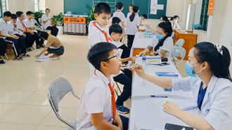 Từ 2026: 100% học sinh, sinh viên được khám sức khỏe định kỳ hằng năm, dữ liệu tích hợp Sổ sức khỏe điện tử
