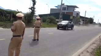 Chạy 91 km/h trên đoạn đường 50 km/h, tài xế ở Lào Cai bị lập biên bản 3 lỗi vi phạm
