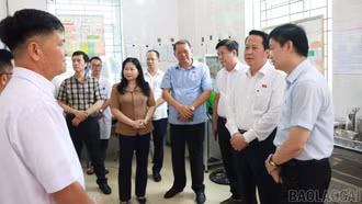 Đoàn giám sát Quốc hội khảo sát hoạt động trạm y tế cơ sở tại Lào Cai