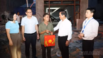 Phường Cam Đường thăm, động viên các hộ dân thực hiện giải phóng mặt bằng