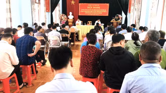 Bản Xèo tổ chức Hội nghị đối thoại giữa Thường trực Đảng ủy với Nhân dân