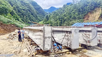 Y Tý đẩy nhanh xây dựng cầu Sim San nối 3 thôn biên giới