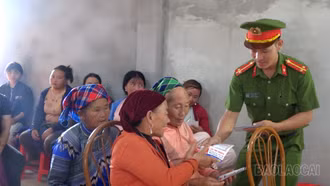 “Mùa hè số 2026” lan tỏa mạnh ở vùng cao Lào Cai: Hàng trăm đoàn viên, cán bộ đồng loạt ra quân hỗ trợ người dân chuyển đổi số với VNeID