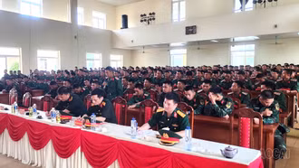 Đối thoại dân chủ với chiến sĩ mới tại Trung đoàn 254