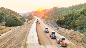 Duy trì nhịp độ thi công dự án trọng điểm