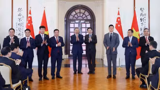 Tổng Bí thư, Chủ tịch nước Tô Lâm chứng kiến trao văn kiện hợp tác giữa Việt Nam và Singapore