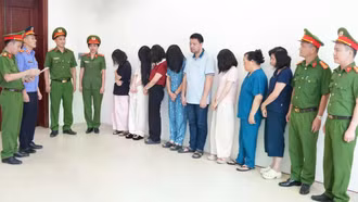 Bơm sữa đậu nành giả mủ: Chiêu trò 'vẽ bệnh' rùng mình tại Phòng khám Đa khoa Y học Nghệ An