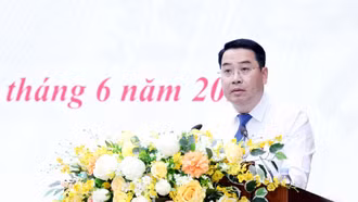 Quyết liệt tháo gỡ khó khăn, giữ vững đà tăng trưởng (*)