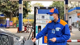 Hai mặt hàng xăng giảm giá, 3 loại dầu tăng giá bán lẻ từ chiều nay