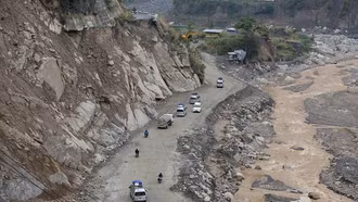 Lũ quét đổ về biên giới Nepal-Tây Tạng khiến hàng trăm người mất tích, Chủ tịch Trung Quốc Tập Cận Bình chỉ đạo khẩn