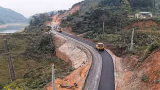 Dự án đường Quang Kim - Cốc San phấn đấu hoàn thành thảm nhựa xong 50% toàn tuyến trong tháng 1/2026.