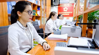 Bãi bỏ quy định về tiền lương áp cho công chức cấp xã từ tháng 7