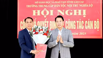 Trường Trung cấp Dân tộc nội trú Nghĩa Lộ tổ chức Hội nghị công bố quyết định về công tác cán bộ