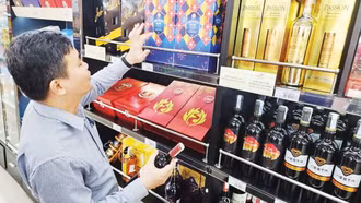 Áp thuế tiêu thụ đặc biệt: Thuốc lá thêm 2.000 đồng/bao, xì gà 20.000 đồng/điếu, bia lên 65%