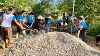 Phụ nữ Lào Cai đồng hành xây dựng cộng đồng "sáng - xanh - sạch - đẹp"