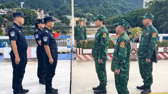 Lào Cai tăng cường phối hợp tuần tra kiểm soát đảm bảo an ninh biên giới