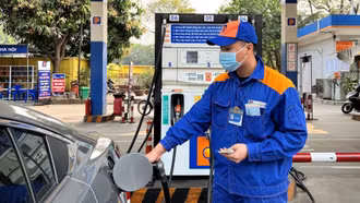 Giá bán lẻ 2 mặt hàng xăng cùng giảm hơn 200 đồng/lít
