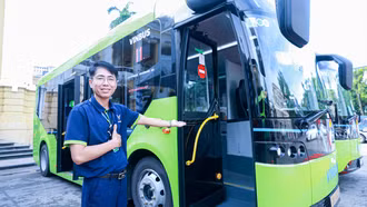 Vận hành tuyến buýt E11 phục vụ người dân tham quan Lăng Bác, Hồ Gươm