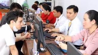 Bảo lưu chế độ lương, phụ cấp trong 6 tháng sau sắp xếp đơn vị hành chính
