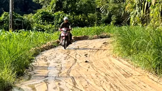 Người dân Nậm Đét mong sớm sửa chữa tuyến đường vào thôn