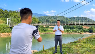 Khi lãnh đạo xã tập làm truyền thông