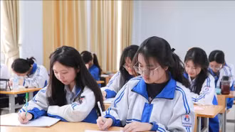 Thí sinh bắt đầu thử đăng ký dự thi tốt nghiệp Trung học Phổ thông 2025 trên hệ thống