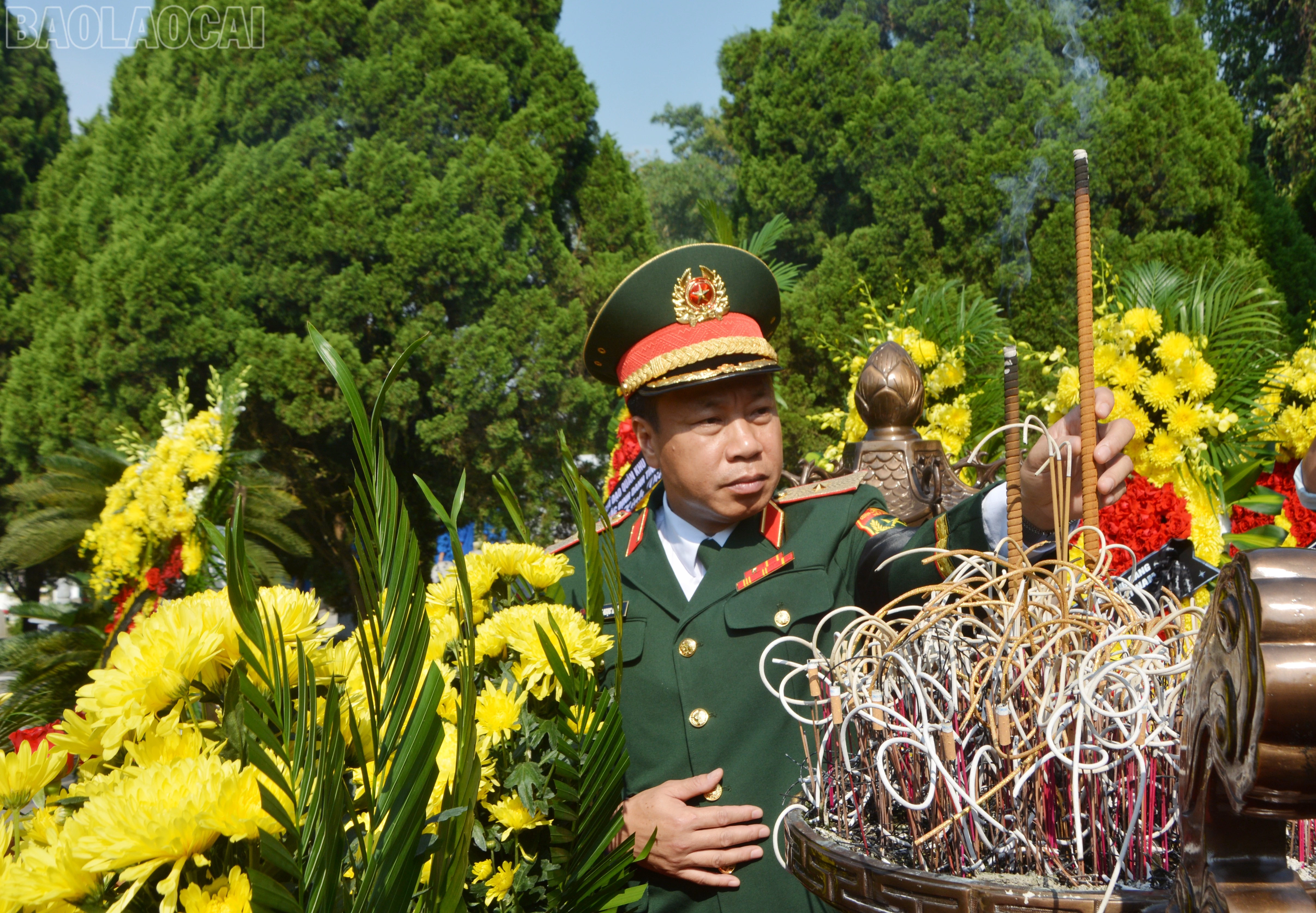 Lào Cai trọng thể tổ chức Lễ viếng, truy điệu và an táng 71 hài cốt liệt sĩ ảnh 47