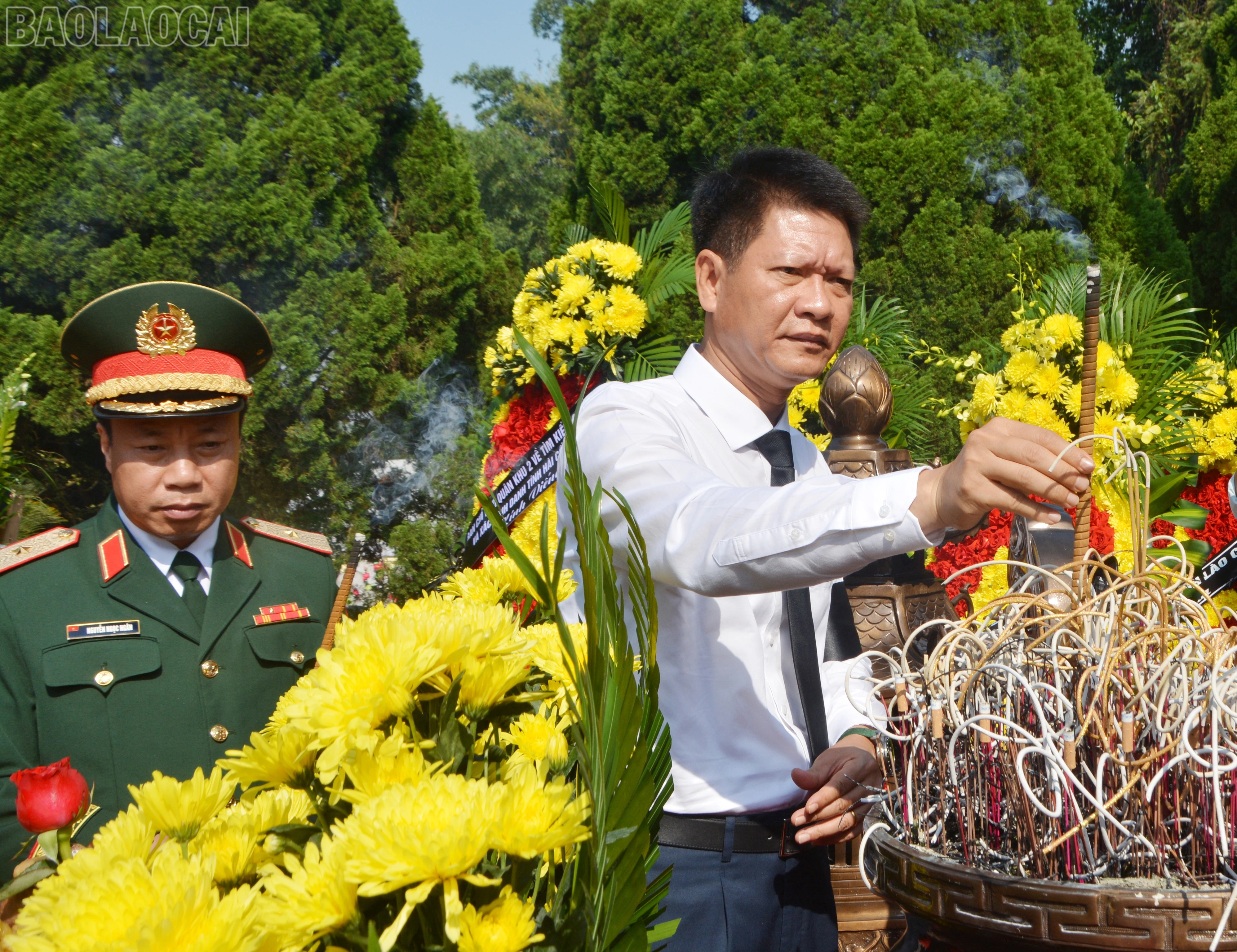 Lào Cai trọng thể tổ chức Lễ viếng, truy điệu và an táng 71 hài cốt liệt sĩ ảnh 48