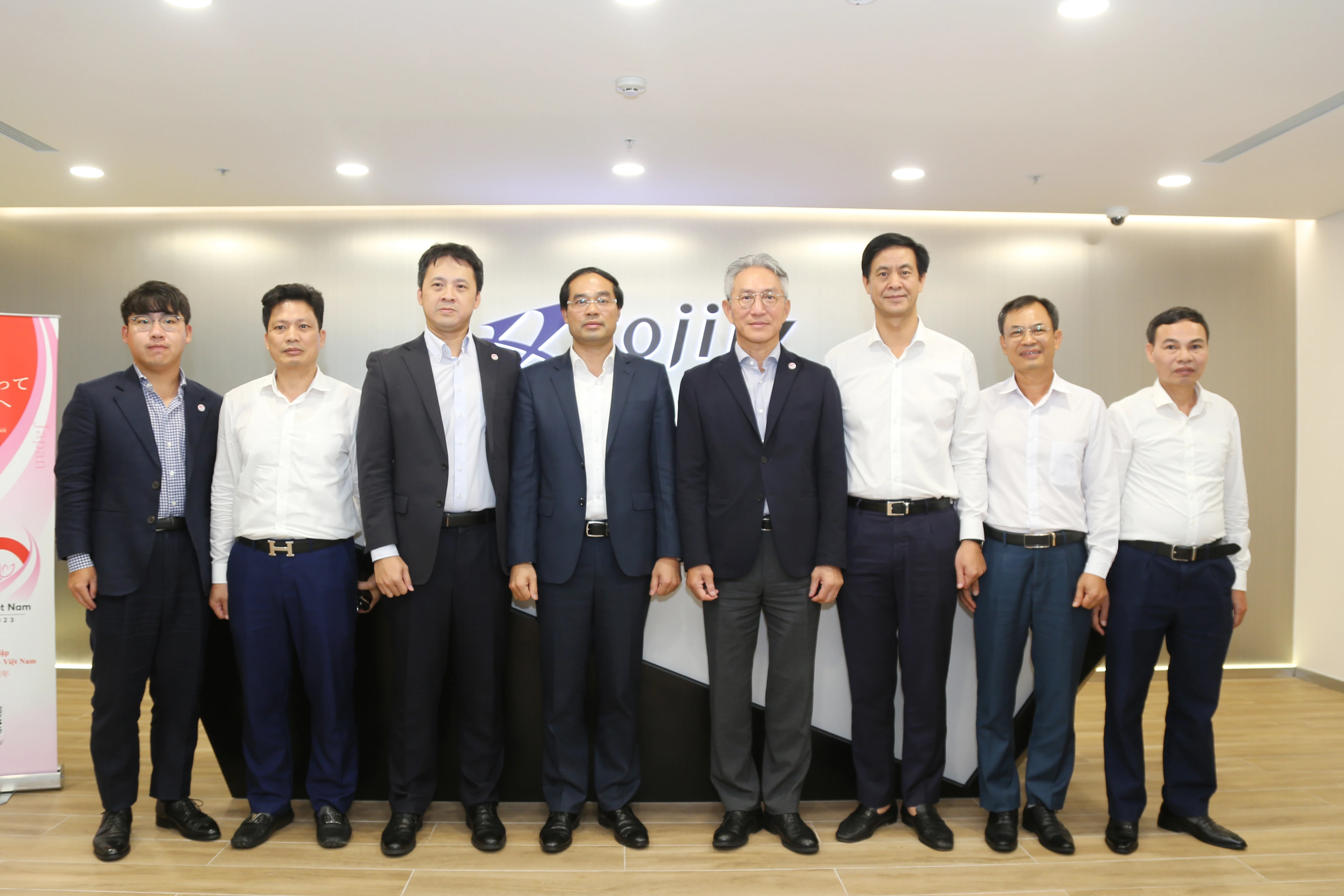 Nhat 129235.jpg