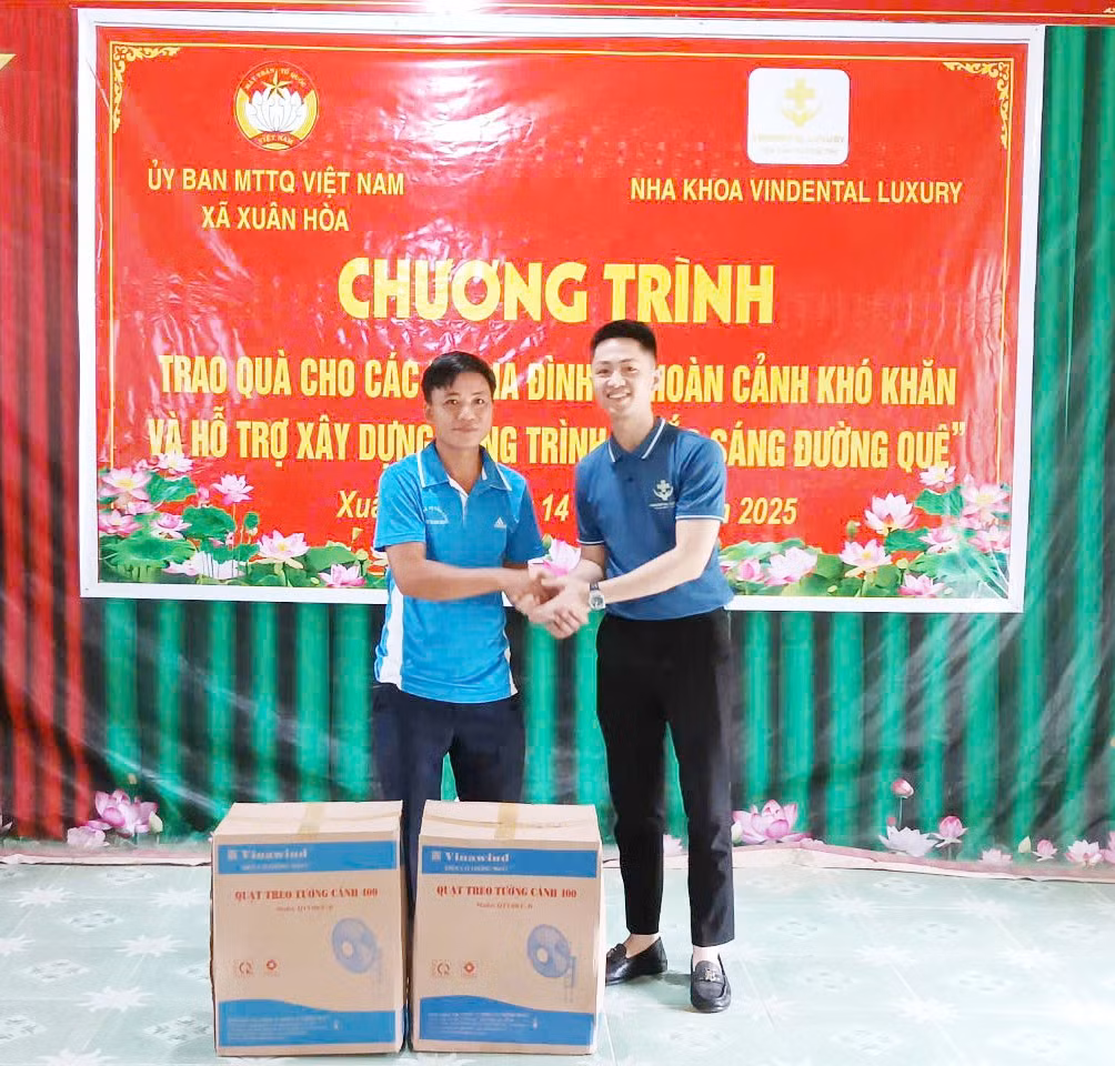 tang-quat-treo-tuong-cho-nhan-dan-ban-mi.jpg