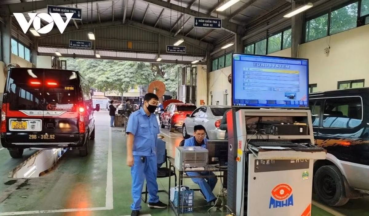 Bộ Xây dựng đề xuất rõ các trường hợp ô tô thay đổi trang, thiết bị nội thất, ngoại thất nhưng không coi là cải tạo, vẫn được đăng kiểm tại dự thảo Thông tư thay thế Thông tư 47/2024 .