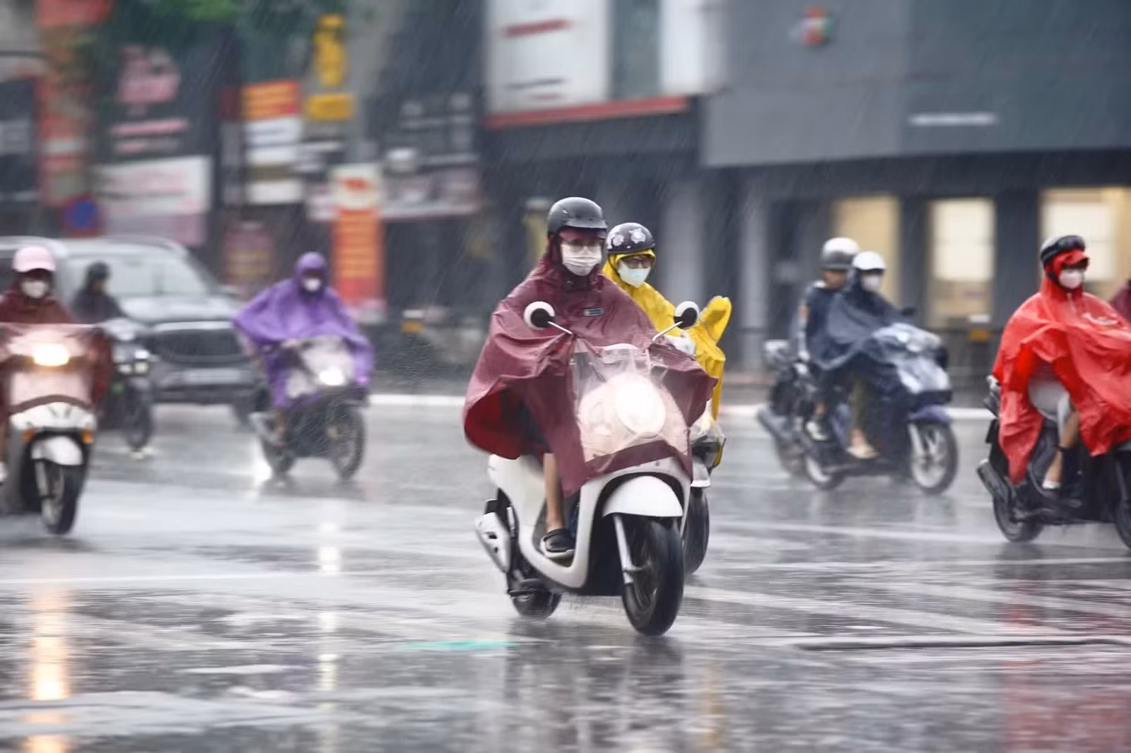 Miền Bắc sẽ chuyển mưa rào rải rác trong chiều nay (21/10).
