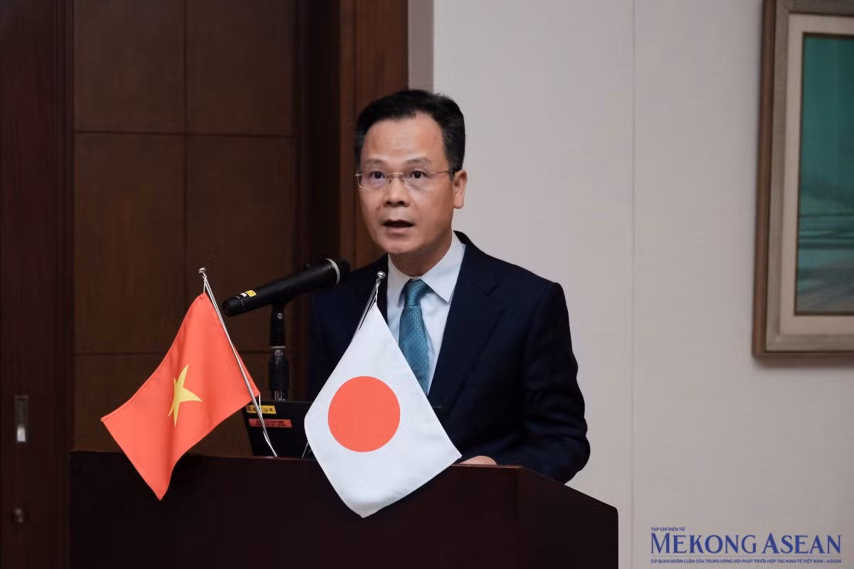 Phó Chủ tịch UBND tỉnh Lào Cai Nguyễn Thành Sinh phát biểu tại diễn đàn tối 24/8. (Ảnh: Tùng Dương/Mekong ASEAN)