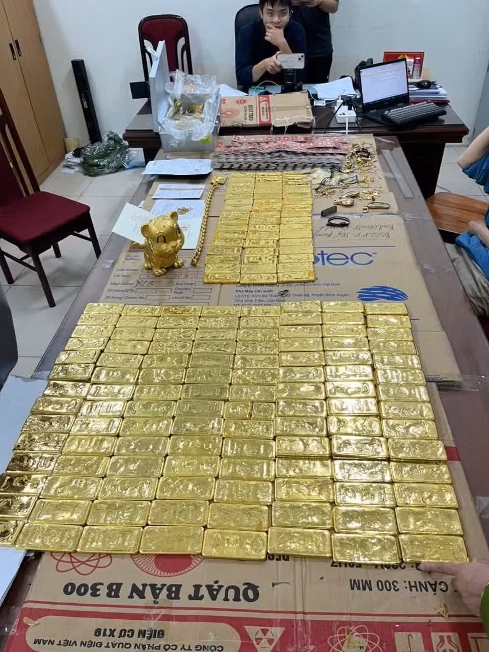 Số vàng bị thu giữ trong vụ án.