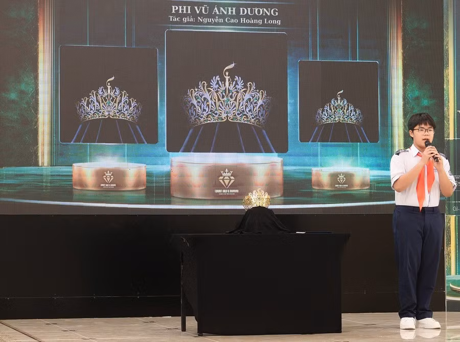 Thí sinh 13 tuổi lọt top thiết kế vương miện Miss Grand Vietnam 2025.