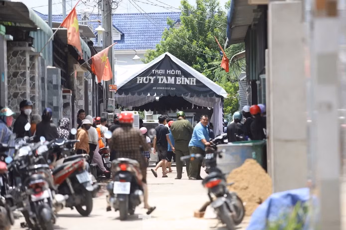 Con hẻm xảy ra vụ án. Ảnh: Nguyễn Tiến