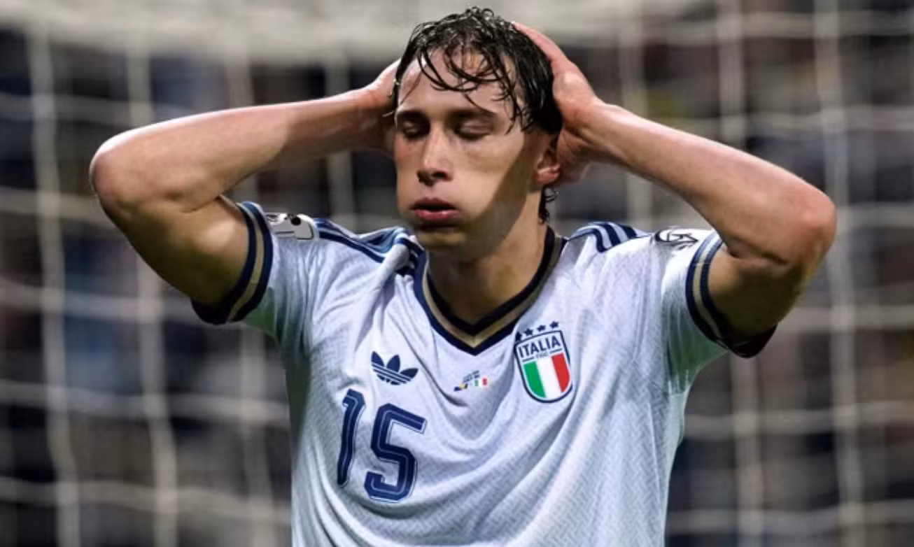 Italy lần thứ 3 liên tiếp không thể giành vé dự World Cup.