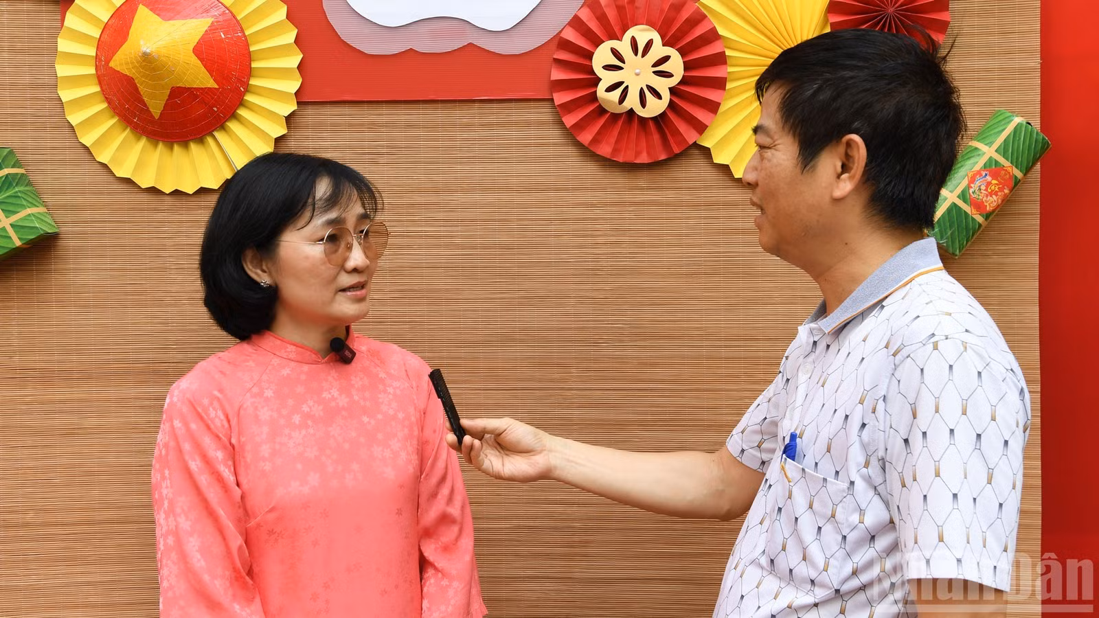 Bà Đỗ Thúy Hà: Sinh viên gói trọn niềm thương nhớ trong từng chiếc bánh chưng.