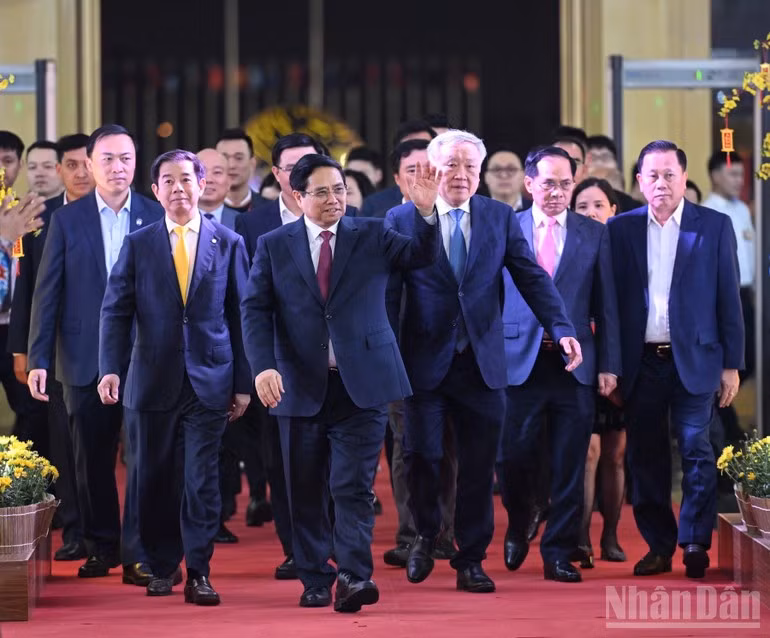 Thủ tướng Chính phủ Phạm Minh Chính tới dự Lễ bế mạc Hội chợ Mùa Xuân lần thứ nhất năm 2026.